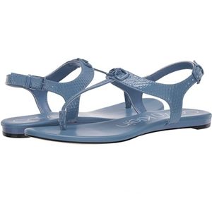 NWT Calvin Klein Womens Shellie Flat T-Strap Sandal